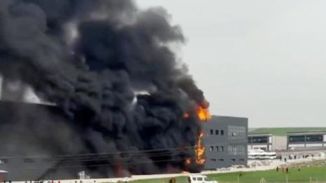 Akyurt medikal fabrikasında yangını çıktı