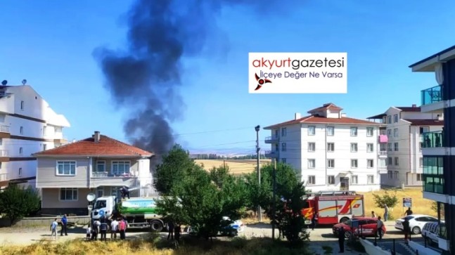 Garajda ki araç yanarak kullanılmaz hale geldi