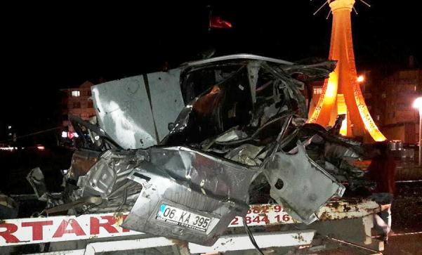 Kavşakta Feci Kaza 5 Ölü 1 Yaralı