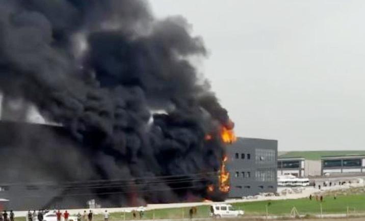 Akyurt medikal fabrikasında yangını çıktı